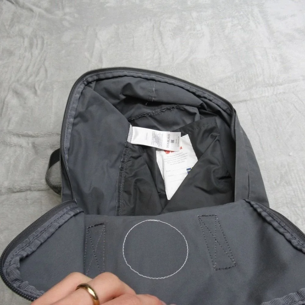 Fjallraven Kanken Backpack Bag Mens Medium Gray Durable Adjustable Strap Travel